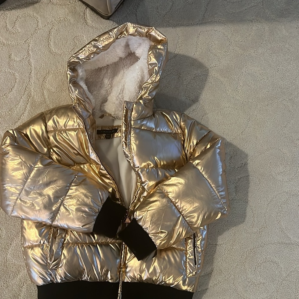 Tahari gold puffer coat (Girls) 11/12